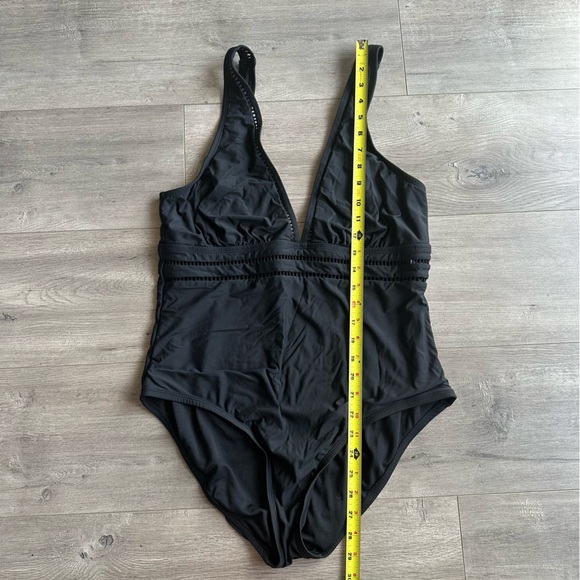 Fresh Water - black - v-cut one piece bathing suit - size XL - Picture 3 of 4